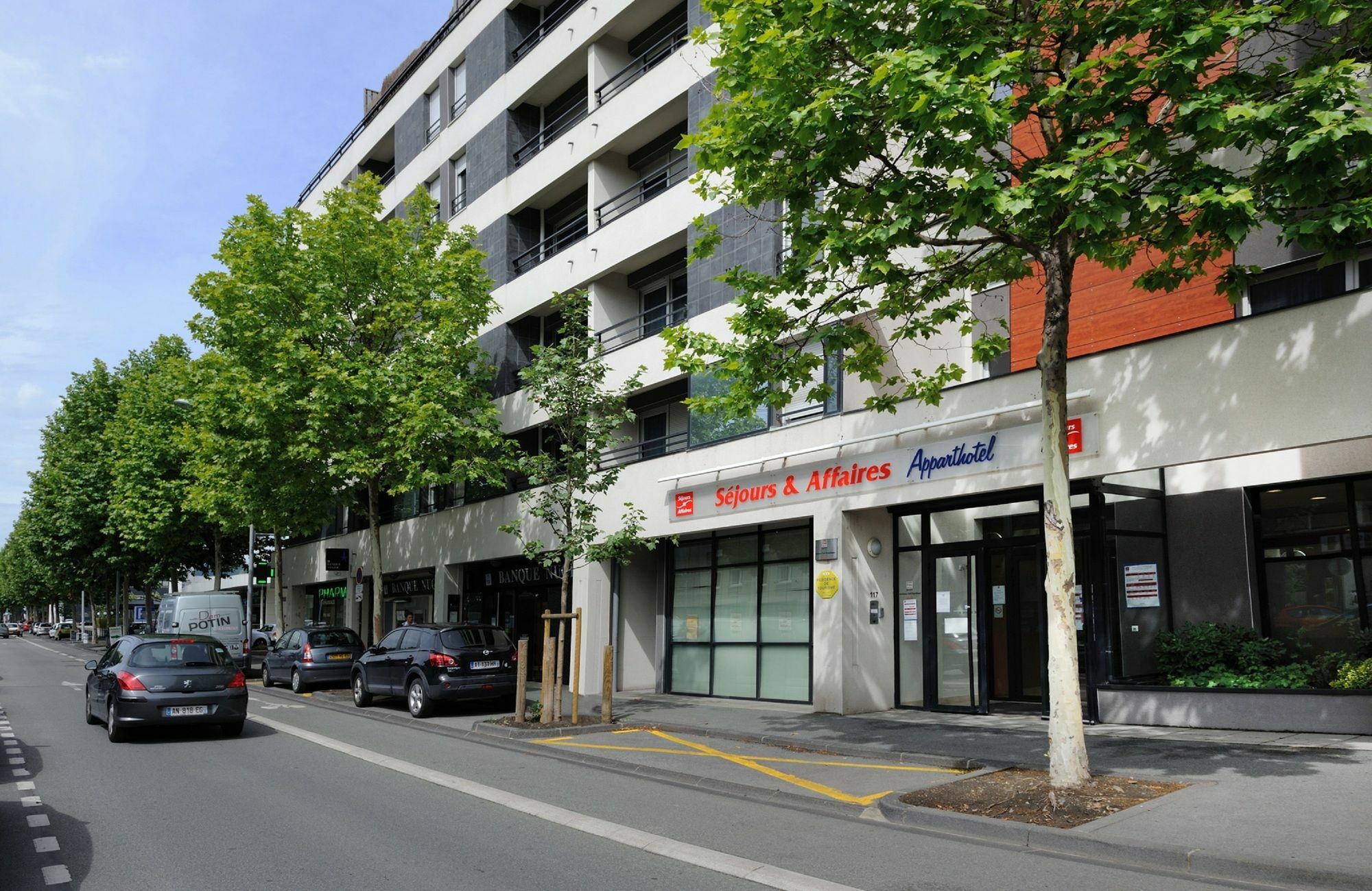 Sejours & Affaires Clermont Ferrand Park Republique Aparthotel Bagian luar foto